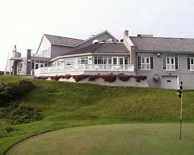 Clubhouse from 27th green