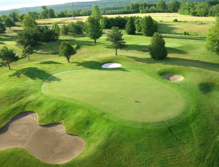 No 7 green at Brooklea Golf and Country Club